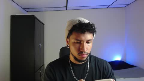 Snapshot of yeff_stone chatting on 11-02-25, 01:19 yeff online show from 11-02-25, 01:19