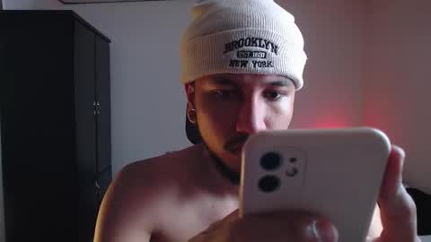 Snapshot of yeff_stone chatting on 11-10-25, 01:04 yeff online show from 11-10-25, 01:04