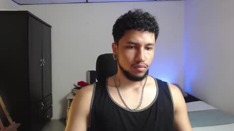 Snapshot of yeff_stone chatting on 12-17-25, 12:49 yeff online show from 12-17-25, 12:49