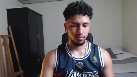 Snapshot of yeff_stone chatting on 12-20-25, 01:12 yeff online show from 12-20-25, 01:12