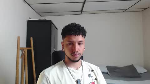 Snapshot of yeff_stone chatting on 01-09-26, 12:02 yeff online show from 01-09-26, 12:02