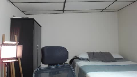 Snapshot of yeff_stone chatting on 01-10-26, 11:42 yeff online show from 01-10-26, 11:42