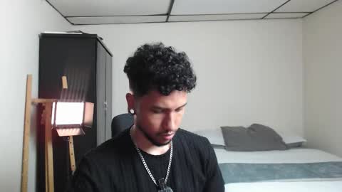 Snapshot of yeff_stone chatting on 01-15-26, 01:10 yeff online show from 01-15-26, 01:10