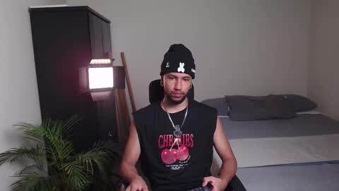 Snapshot of yeff_stone chatting on 02-06-26, 10:57 yeff online show from 02-06-26, 10:57