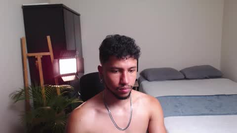 Snapshot of yeff_stone chatting on 02-19-26, 12:06 yeff online show from 02-19-26, 12:06