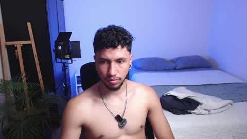 Snapshot of yeff_stone chatting on 02-22-26, 01:40 yeff online show from 02-22-26, 01:40