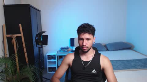 Snapshot of yeff_stone chatting on 02-25-26, 01:26 yeff online show from 02-25-26, 01:26