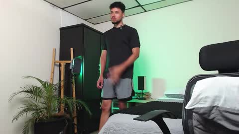 Snapshot of yeff_stone chatting on 02-26-26, 11:48 yeff online show from 02-26-26, 11:48