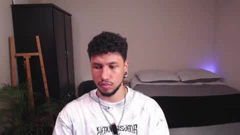 Snapshot of yeff_stone chatting on 03-08-26, 02:15 yeff online show from 03-08-26, 02:15