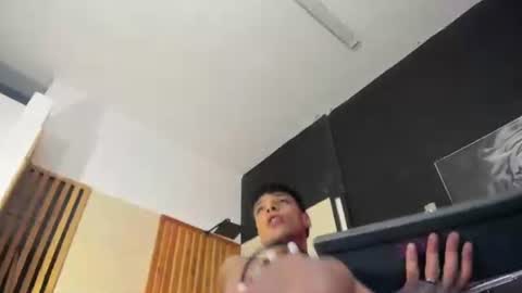 Snapshot of yeidonn chatting on 06-18-26, 03:18 Yeidonn online show from 06-18-26, 03:18