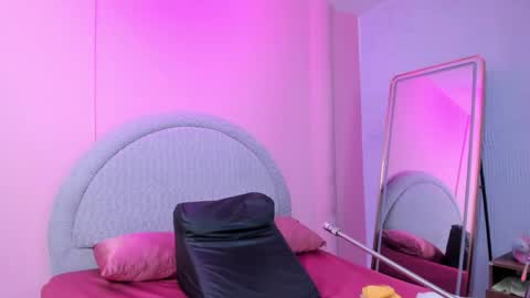 yeika_foxy online show from 04-26-26, 11:19