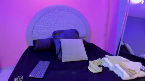 Snapshot of yeika_foxy chatting on 07-19-26, 04:05 yeika_foxy online show from 07-19-26, 04:05