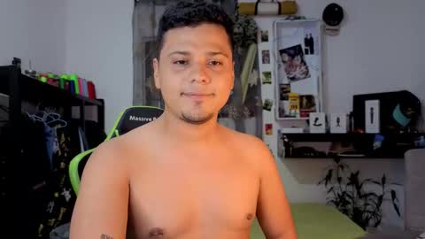 Snapshot of yeiko_44 chatting on 04-04-26, 05:27 Yeiko online show from 04-04-26, 05:27