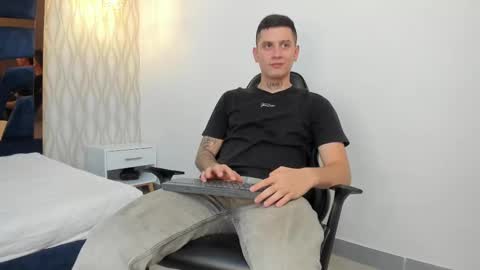 Snapshot of yeiko_romero_ chatting on 02-19-25, 06:00 YEIKO ROMERO online show from 02-19-25, 06:00