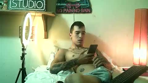 Snapshot of yeisoncastellanos1999 chatting on 05-12-26, 04:59 yeisoncastellanos1999 online show from 05-12-26, 04:59
