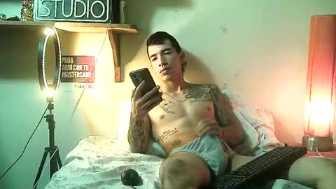 Snapshot of yeisoncastellanos1999 chatting on 05-29-26, 06:17 yeisoncastellanos1999 online show from 05-29-26, 06:17