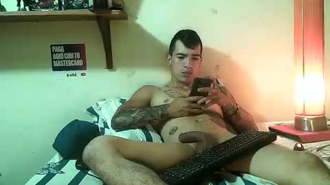 Snapshot of yeisoncastellanos1999 chatting on 06-19-26, 09:40 yeisoncastellanos1999 online show from 06-19-26, 09:40