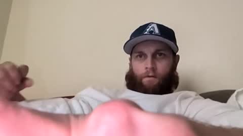 Snapshot of yekim69 chatting on 11-10-25, 10:20 Jennmike online show from 11-10-25, 10:20