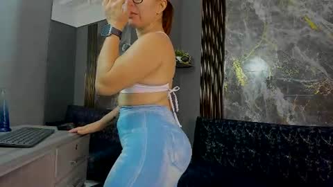 yelena03 online show from 08-06-26, 07:27