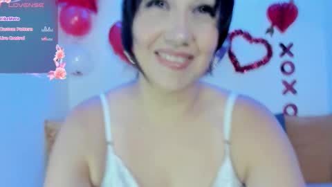Snapshot of yelena_owens chatting on 02-17-25, 01:25 Yelena Owens online show from 02-17-25, 01:25