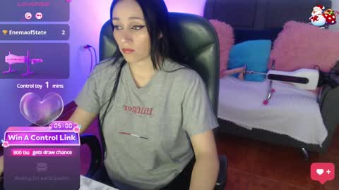 Snapshot of yeliana_sexy chatting on 12-21-24, 03:58 Valery online show from 12-21-24, 03:58