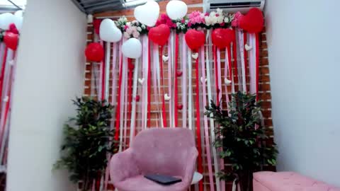 Snapshot of yen_lo chatting on 02-12-26, 04:35 Yen online show from 02-12-26, 04:35