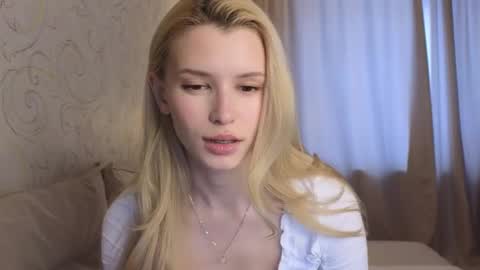 Snapshot of yennaone chatting on 02-17-26, 06:32 Yenna online show from 02-17-26, 06:32