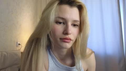 Snapshot of yennaone chatting on 03-18-26, 05:32 Yenna online show from 03-18-26, 05:32