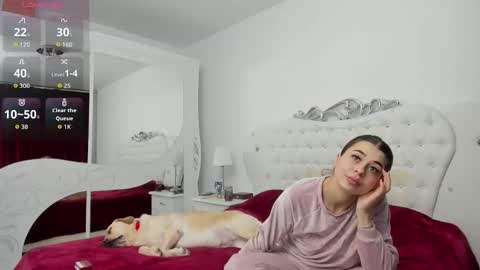 Snapshot of yennefer13 chatting on 12-22-25, 10:29 yennefer13 online show from 12-22-25, 10:29