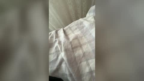Snapshot of yenso0808 chatting on 08-10-26, 03:32 yenso0808 online show from 08-10-26, 03:32