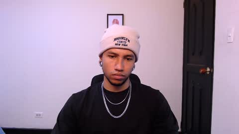 Yeff ind. model  online show from 12-18-24, 05:21