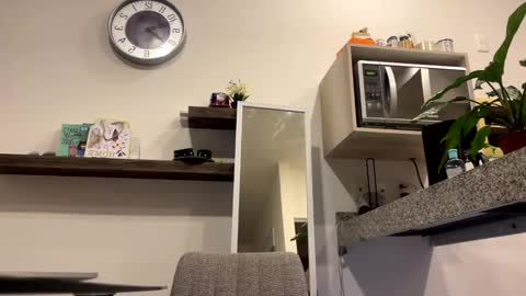 Snapshot of yes_mommy_zlata chatting on 02-15-25, 12:48 Zlata online show from 02-15-25, 12:48