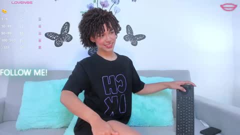 Snapshot of yess__daddyy chatting on 02-14-25, 03:26 YAMPOOL online show from 02-14-25, 03:26