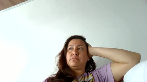 Snapshot of yessica_08 chatting on 07-04-26, 04:24 yessica and andres online show from 07-04-26, 04:24