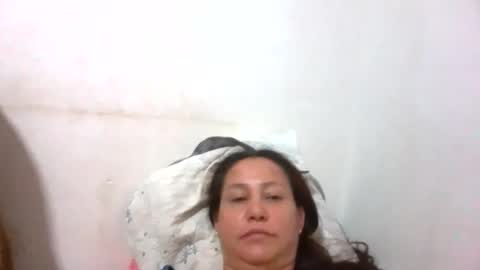 Snapshot of yessica_08 chatting on 07-27-26, 04:52 yessica and andres online show from 07-27-26, 04:52