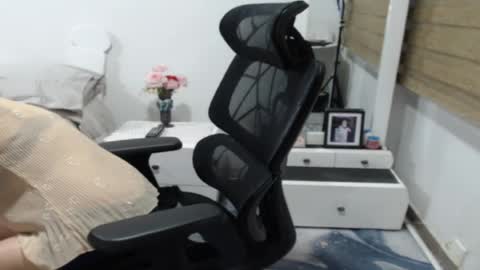 jessy online show from 07-23-26, 01:58