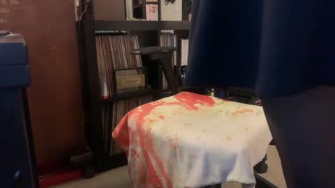 Mary Contrary online show from 09-20-25, 05:41