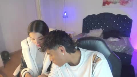 Snapshot of yiing_and_yang chatting on 09-08-25, 07:24 Yiing and yang online show from 09-08-25, 07:24