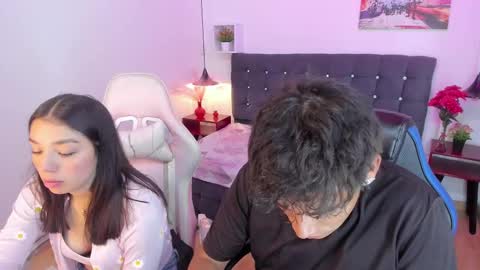 Snapshot of yiing_and_yang chatting on 09-19-25, 09:04 Yiing and yang online show from 09-19-25, 09:04