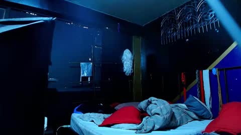 yingandyangg online show from 03-18-26, 06:11