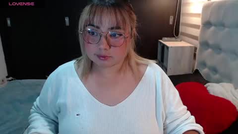 Snapshot of yini_angel07 chatting on 05-20-26, 02:51 hii i am yini online show from 05-20-26, 02:51