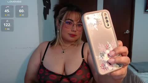 Snapshot of yini_angel07 chatting on 05-30-26, 03:25 hii i am yini online show from 05-30-26, 03:25