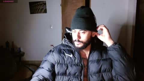 Snapshot of yio__cohen chatting on 02-11-26, 05:34 yio cohen online show from 02-11-26, 05:34