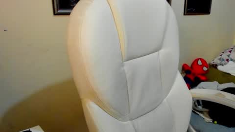 yker online show from 10-20-25, 02:01