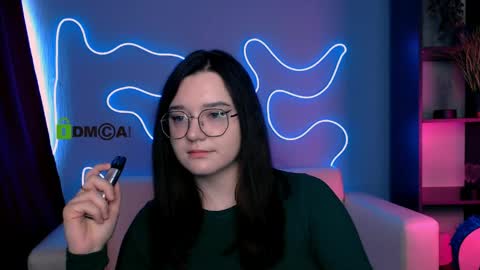 Ylia online show from 04-26-26, 01:42