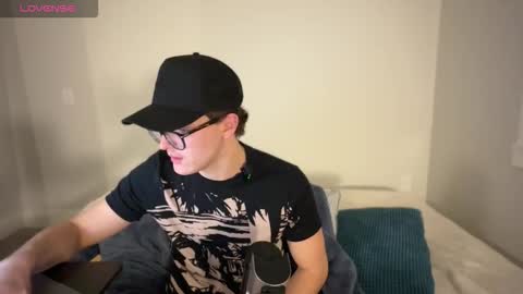 yngdesire1 online show from 03-17-26, 02:38