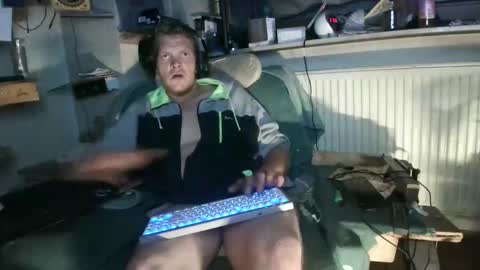 ynghotgerman92 online show from 10-16-25, 07:59