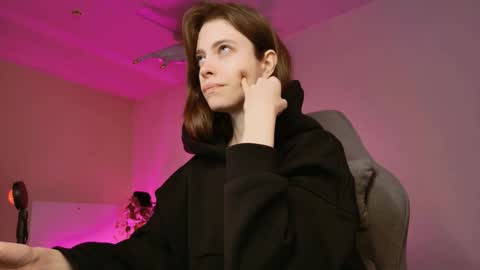 Snapshot of yoka_paradoxxx chatting on 09-28-25, 05:13 yoka_paradoxxx online show from 09-28-25, 05:13