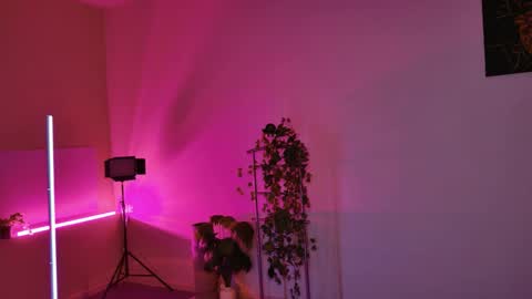 Snapshot of yoka_paradoxxx chatting on 10-06-25, 05:05 yoka_paradoxxx online show from 10-06-25, 05:05