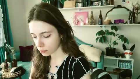 yoka_paradoxxx online show from 05-25-26, 06:19